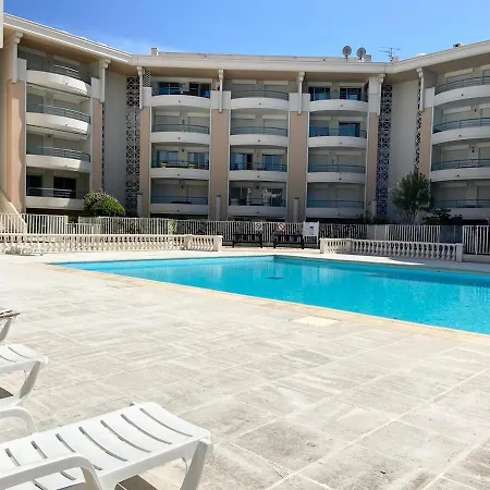 Super Comfy Port Piscine 2 6 Personnes * Fréjus